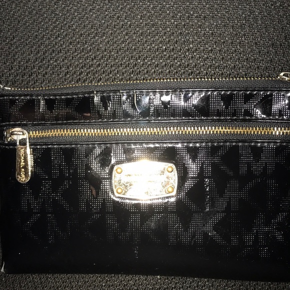 Michael Kors Purse - Picture 1 of 5